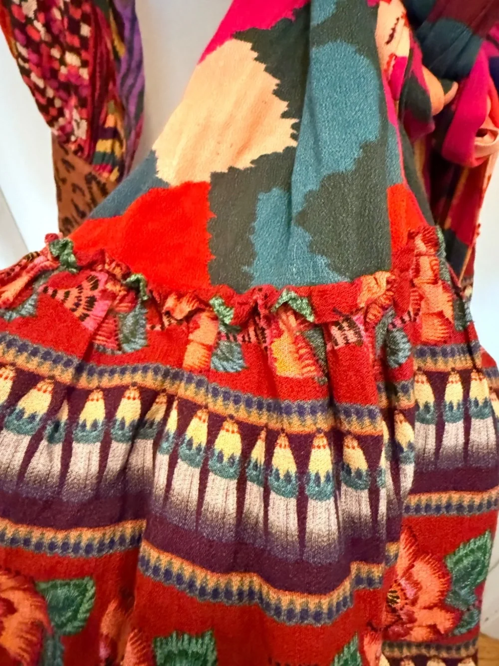 Vibrant, eclectic Farm Rio dress (M) - Picture 7 of 8